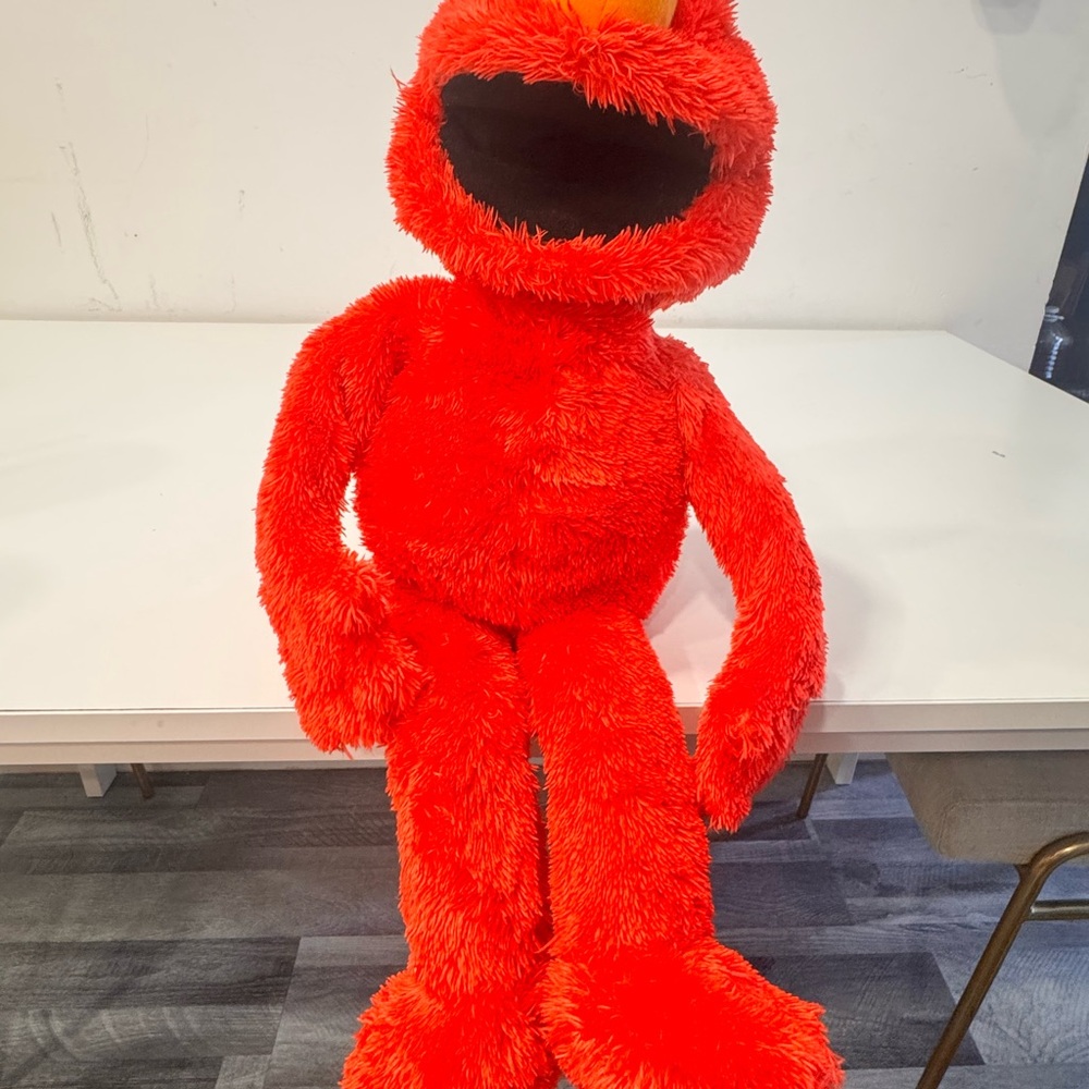 Vintage 2012  Elmo de Barrio Sésamo (Sesame Street) .Habla, canta y se mueve